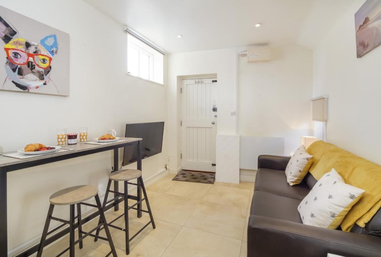 The Beehive Studio Apartman York Kültér fotó