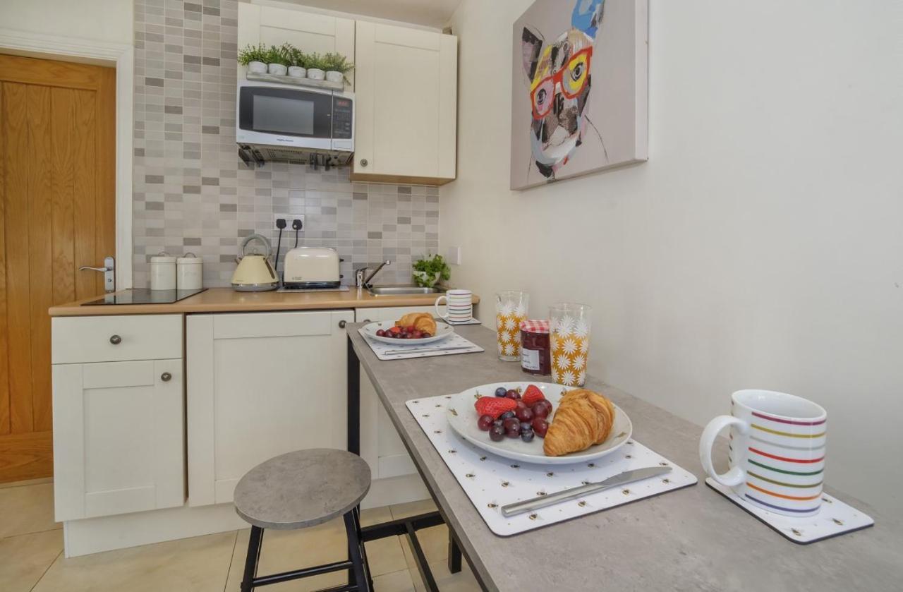 The Beehive Studio Apartman York Kültér fotó
