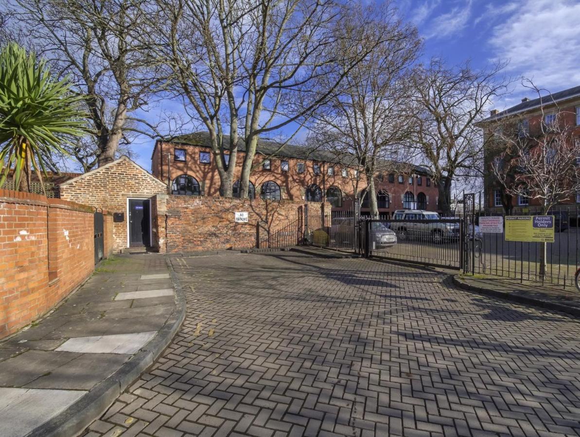 The Beehive Studio Apartman York Kültér fotó